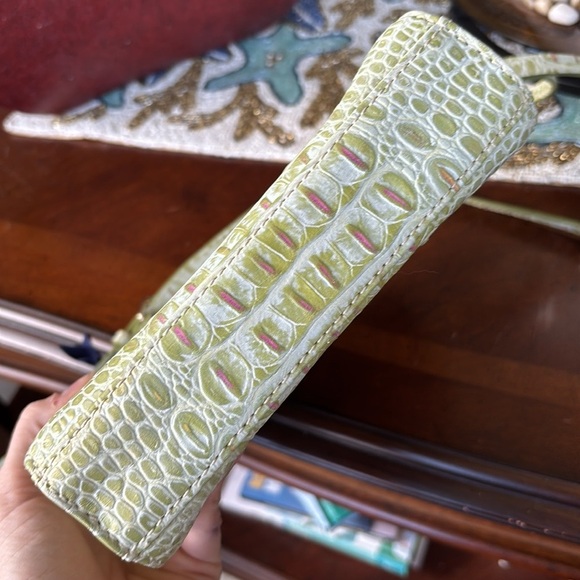Brand New Dooney & Bourke Crocodile Embossed Leather Green Crossbody Purse - Picture 11 of 16